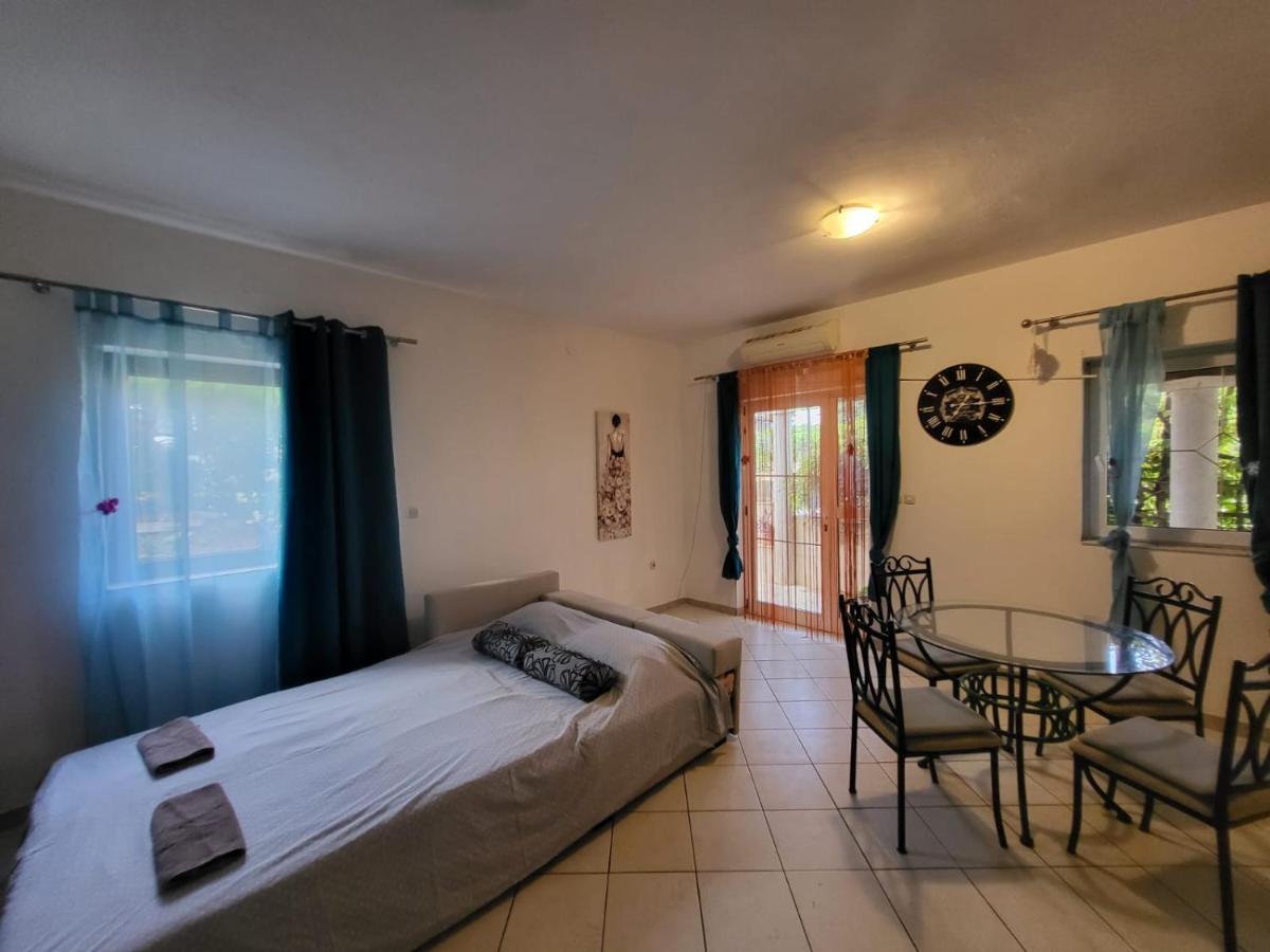 Apartments Pula With Private Parking Self Check In Екстер'єр фото